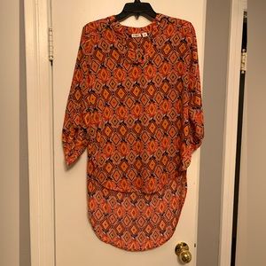 Cato orange patterned, 3/4 length, v-neck, high-low top - women’s size Medium